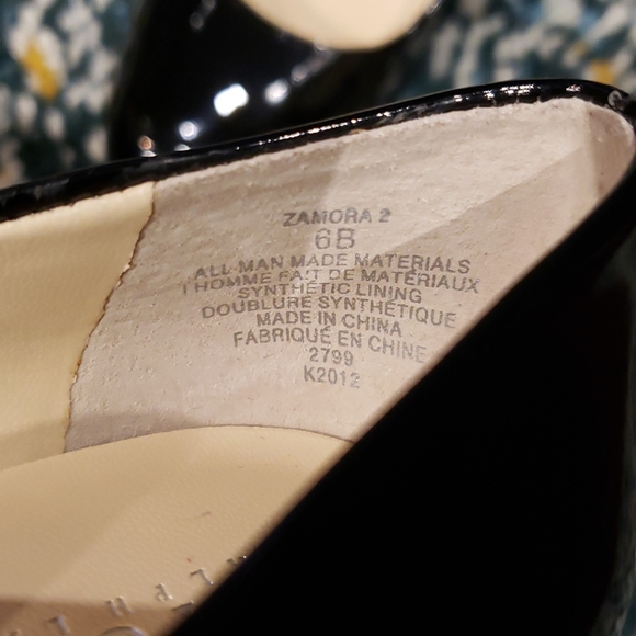 Lauren by Ralph Lauren Patent Pumps - Picture 4 of 4